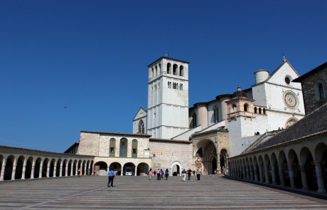Assisi-Umbria-Dom